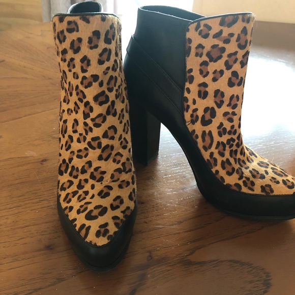 Leopard/leather boots - Picture 1 of 4